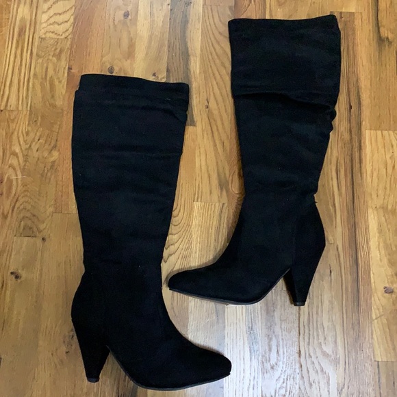 Hot Kiss Shoes - 💕5/$15 Hot Kiss Tall Suede Boots Size 8, NEW with side zipper for easy access
